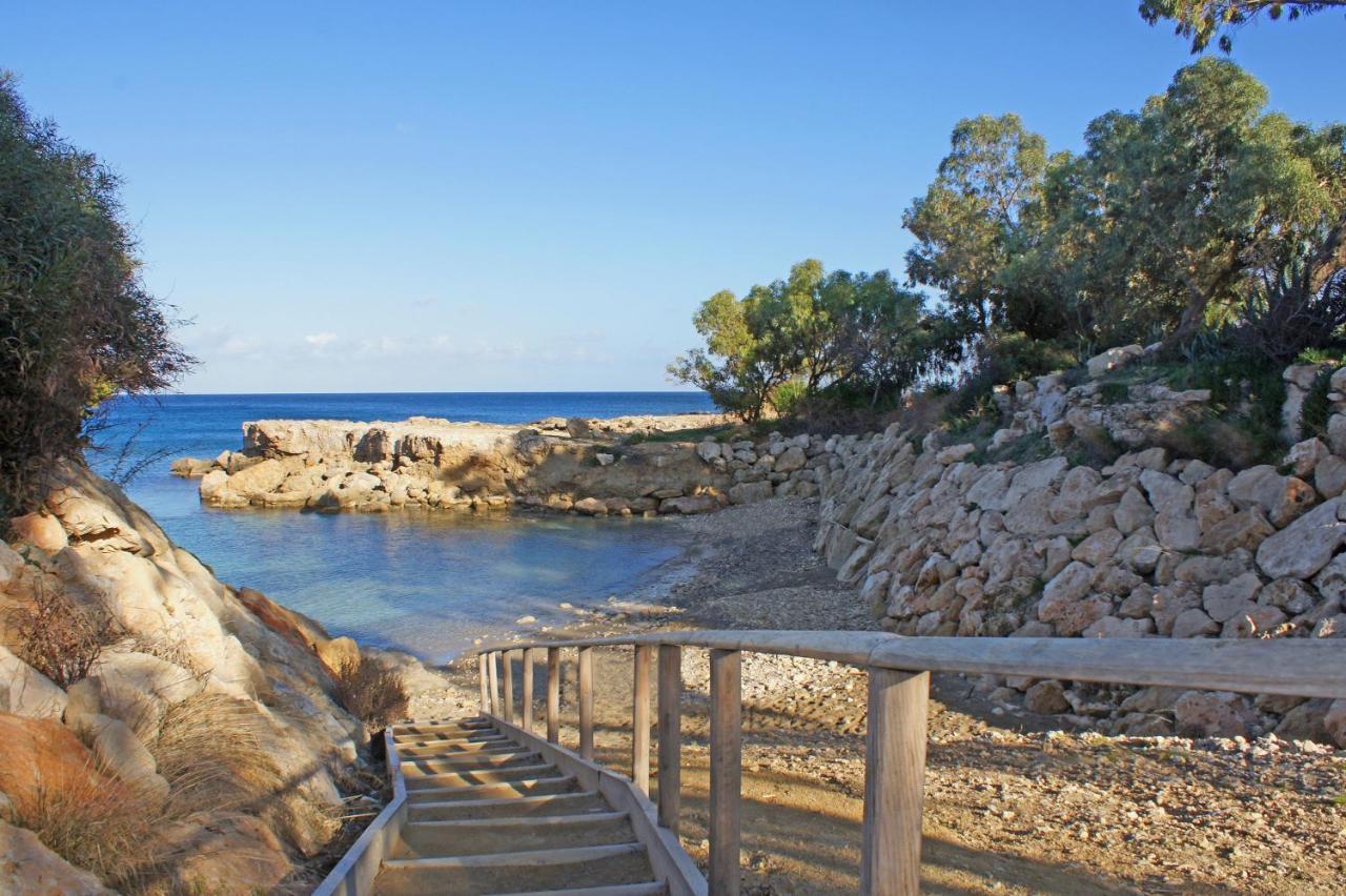 Lucile - Coralli Beachfront Apartment Παραλίμνι Εξωτερικό φωτογραφία