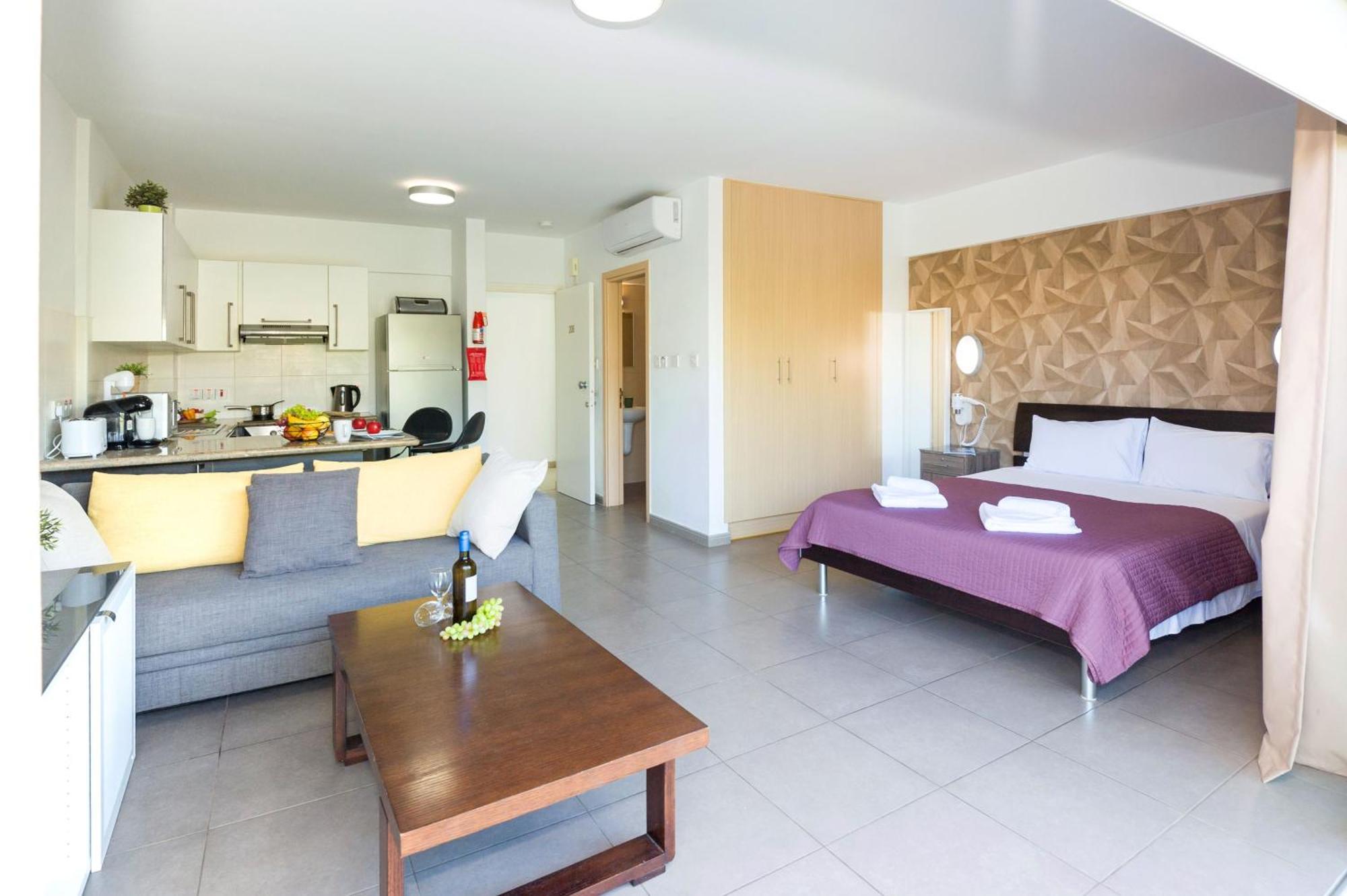 Lucile - Coralli Beachfront Apartment Παραλίμνι Εξωτερικό φωτογραφία