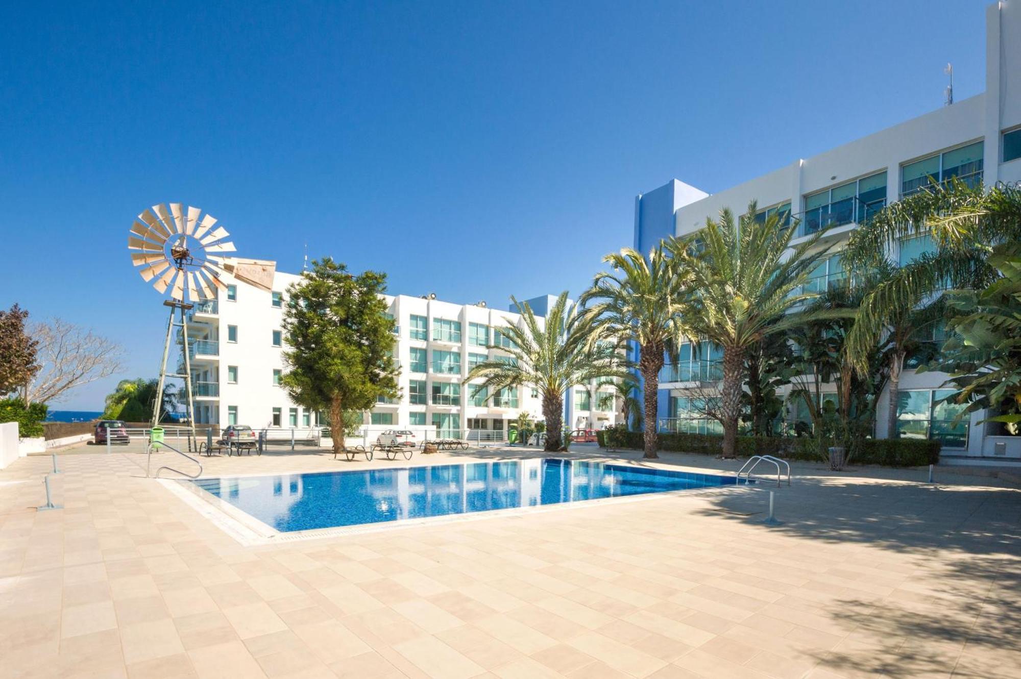 Lucile - Coralli Beachfront Apartment Παραλίμνι Εξωτερικό φωτογραφία