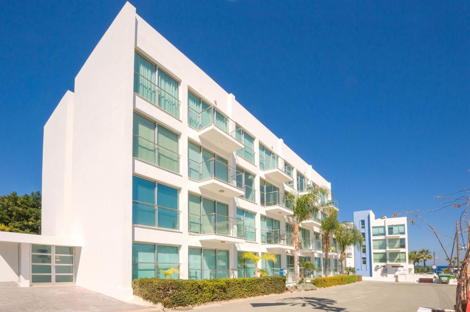 Lucile - Coralli Beachfront Apartment Παραλίμνι Εξωτερικό φωτογραφία