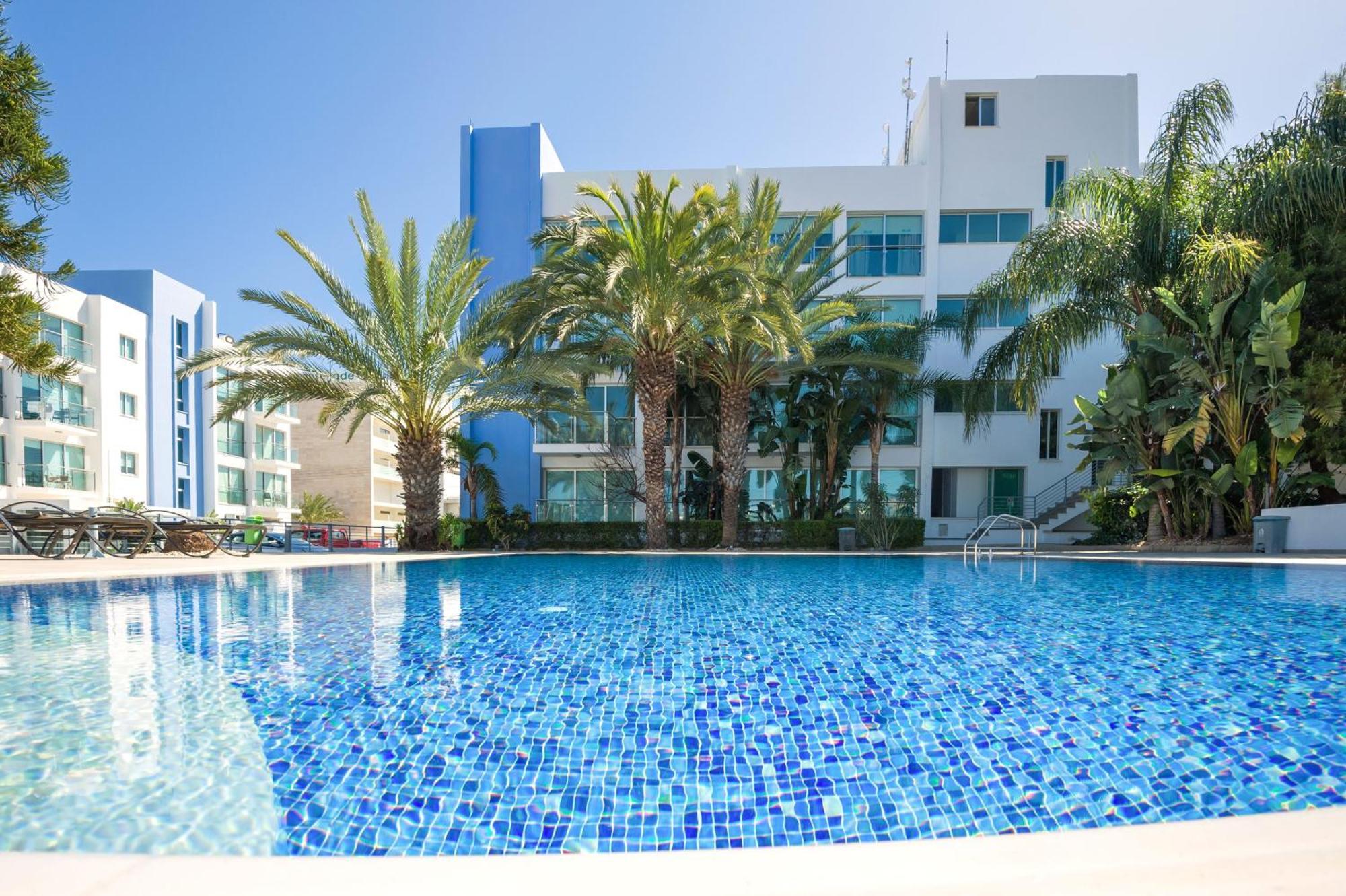 Lucile - Coralli Beachfront Apartment Παραλίμνι Εξωτερικό φωτογραφία