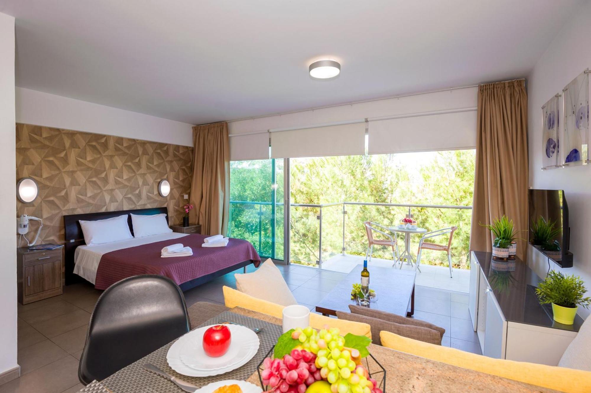 Lucile - Coralli Beachfront Apartment Παραλίμνι Εξωτερικό φωτογραφία