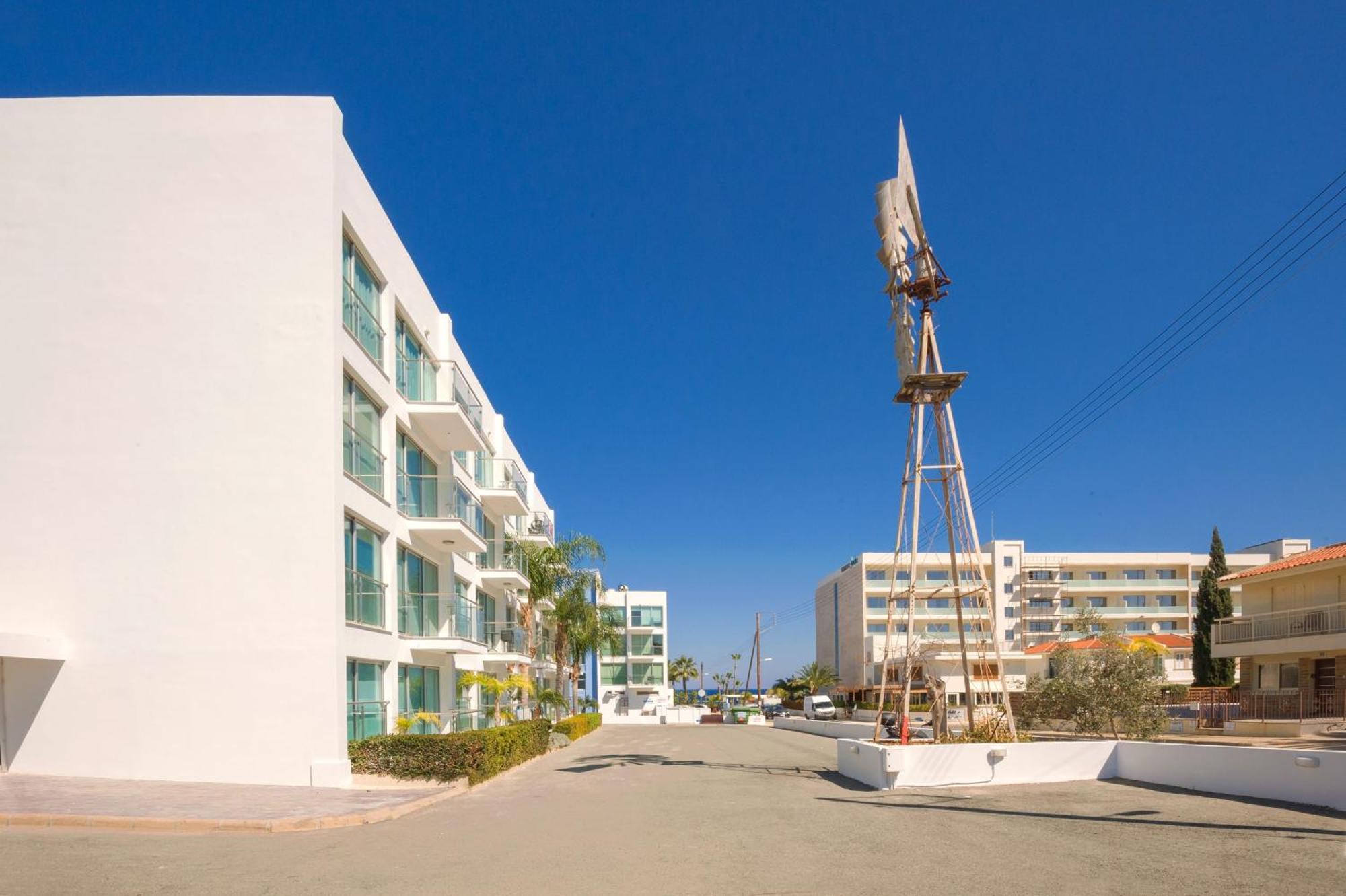 Lucile - Coralli Beachfront Apartment Παραλίμνι Εξωτερικό φωτογραφία