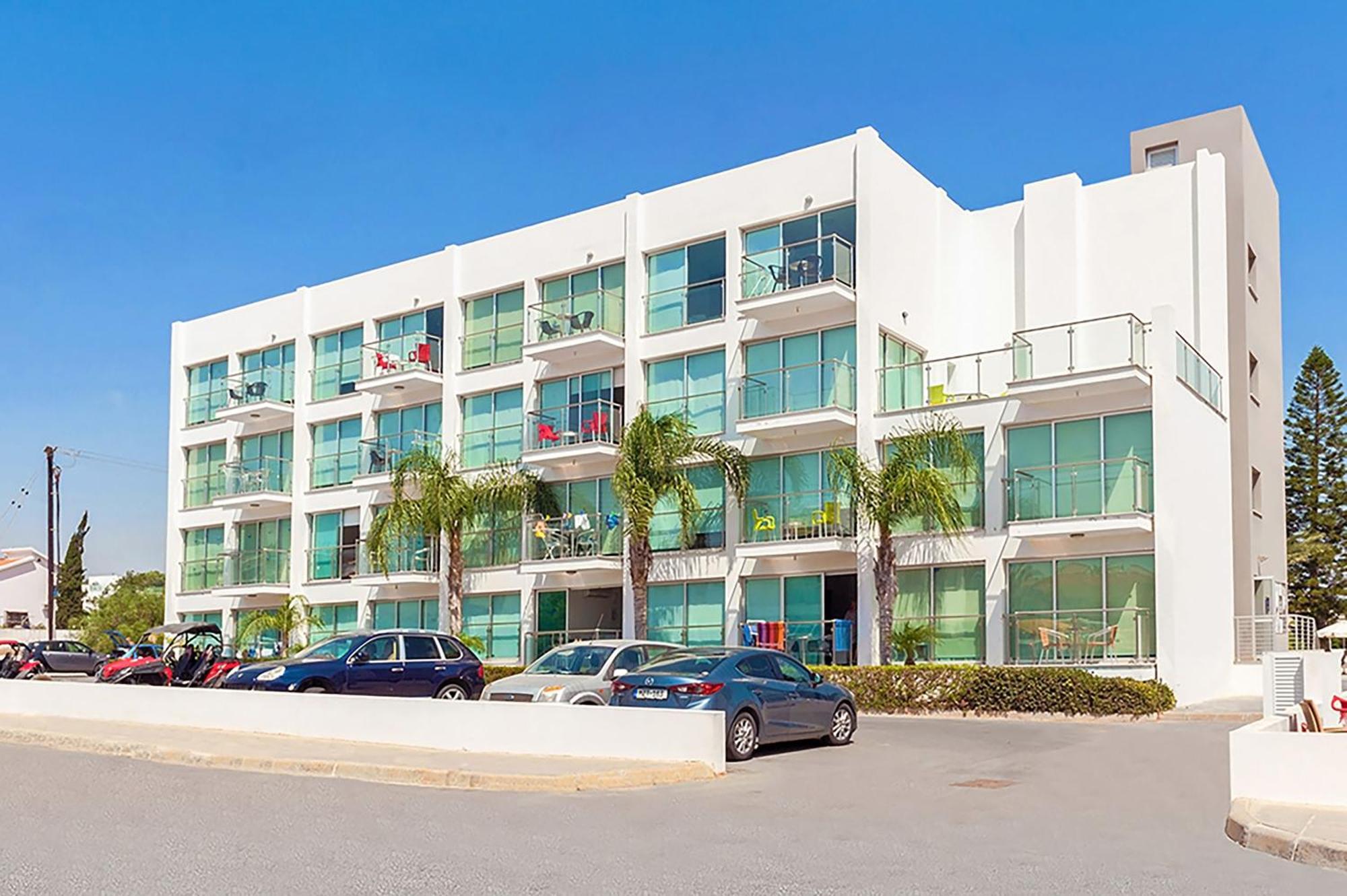 Lucile - Coralli Beachfront Apartment Παραλίμνι Εξωτερικό φωτογραφία